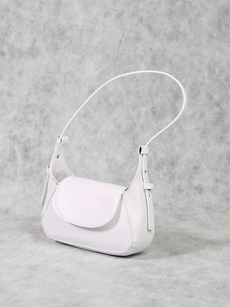 کیف پاسپورتی 1740 پرادا