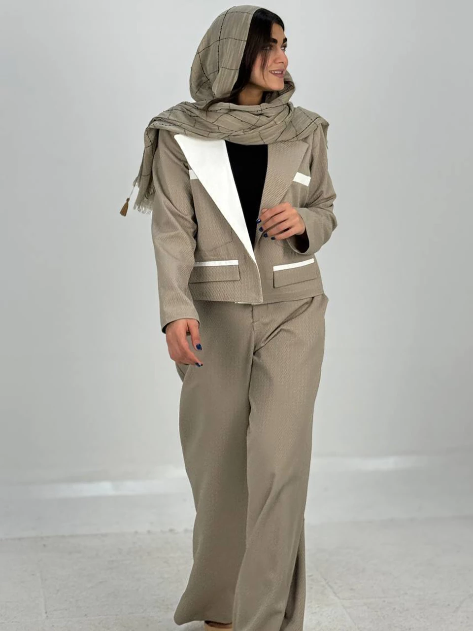 ست کت و شلوار 61346 کراپ خرجکار سفید RY