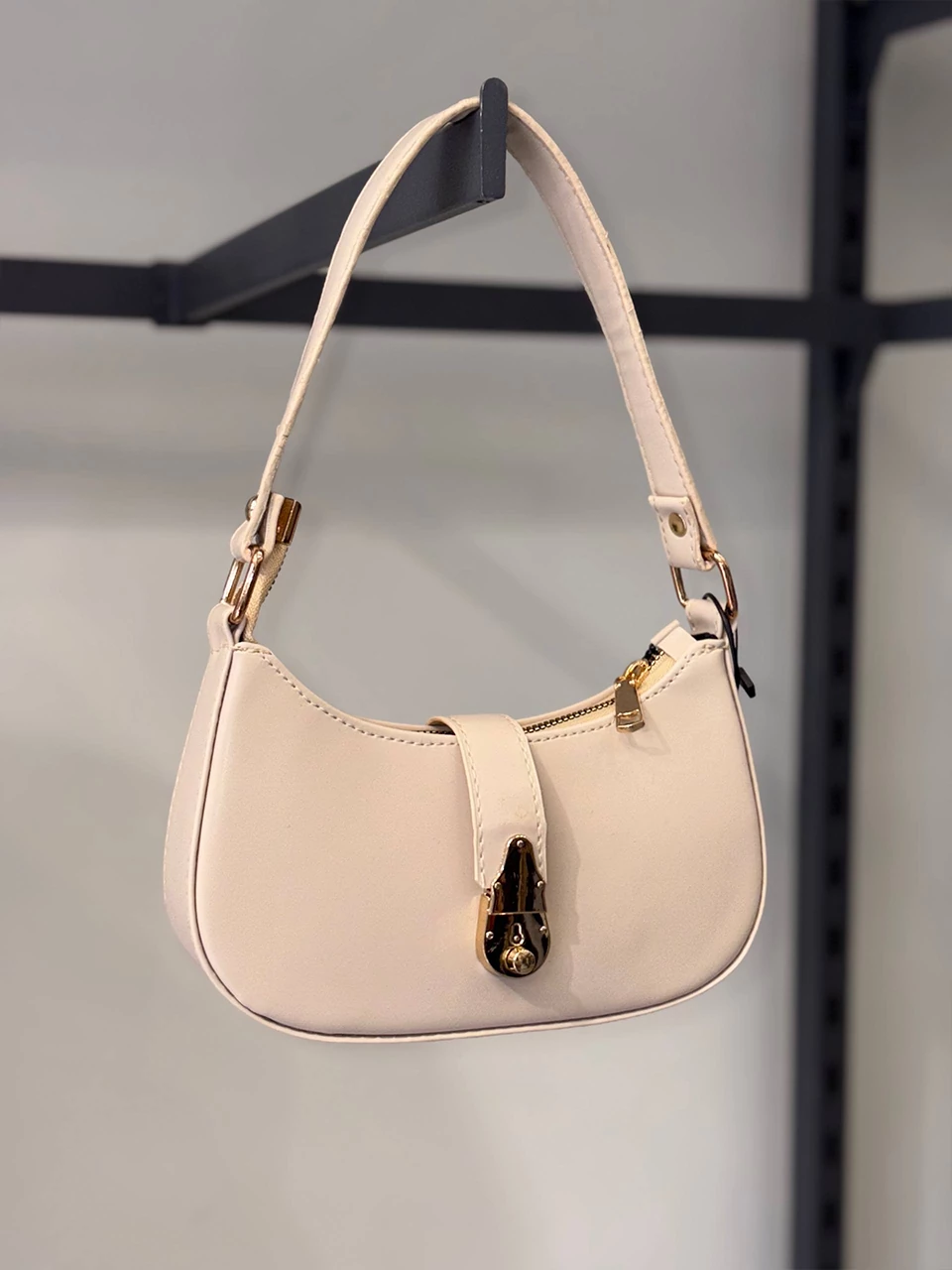 کیف پاسپورتی 1727 هلالی جلو قفل