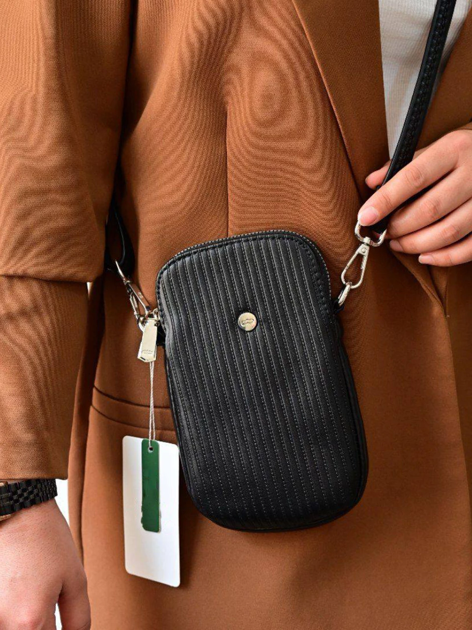 کیف پاسپورتی 4731 و 4832 جا موبایلی ایستاده