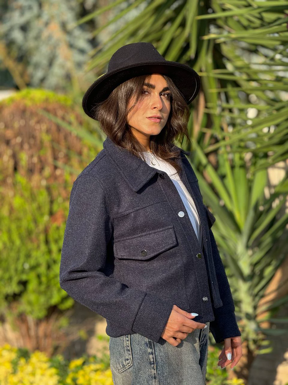 پالتو زنانه مینی مدل فوتر کوتاه دکمه‌پرچی سرمه ای کد 71235