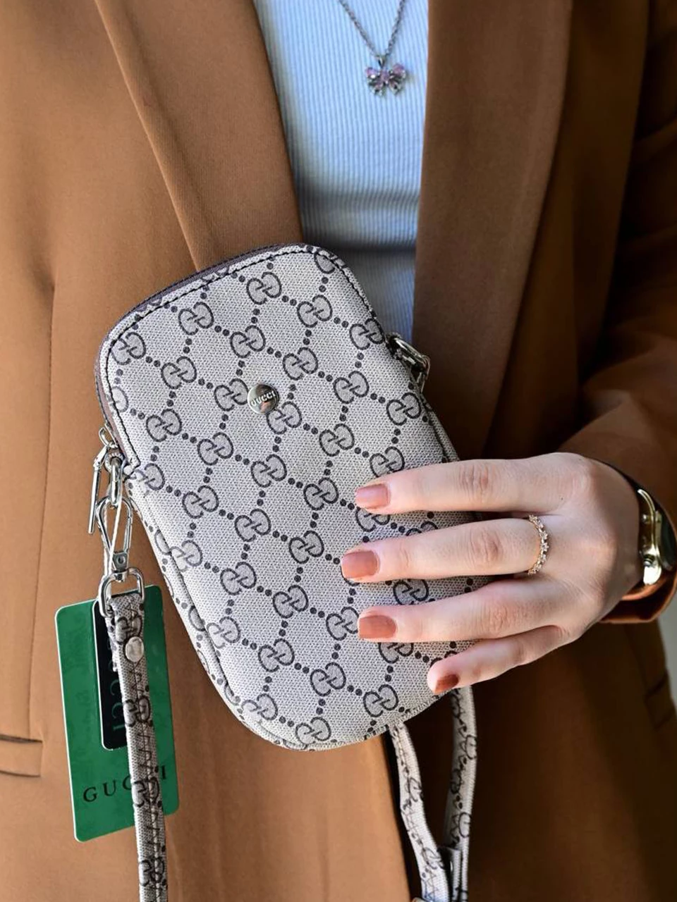 کیف پاسپورتی 4731 و 4832 جا موبایلی ایستاده