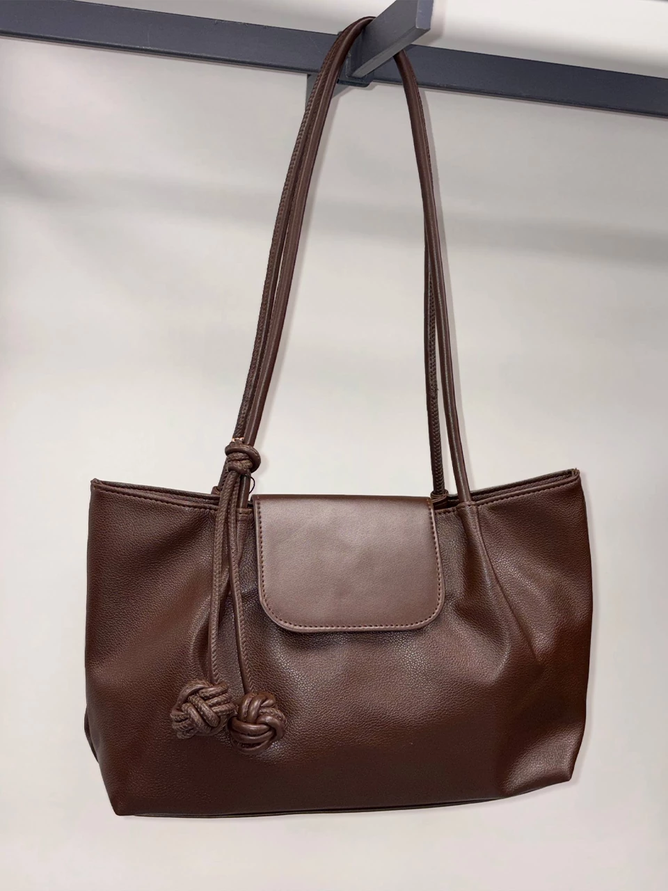 کیف دوشی 1126 زارا آویز توپی