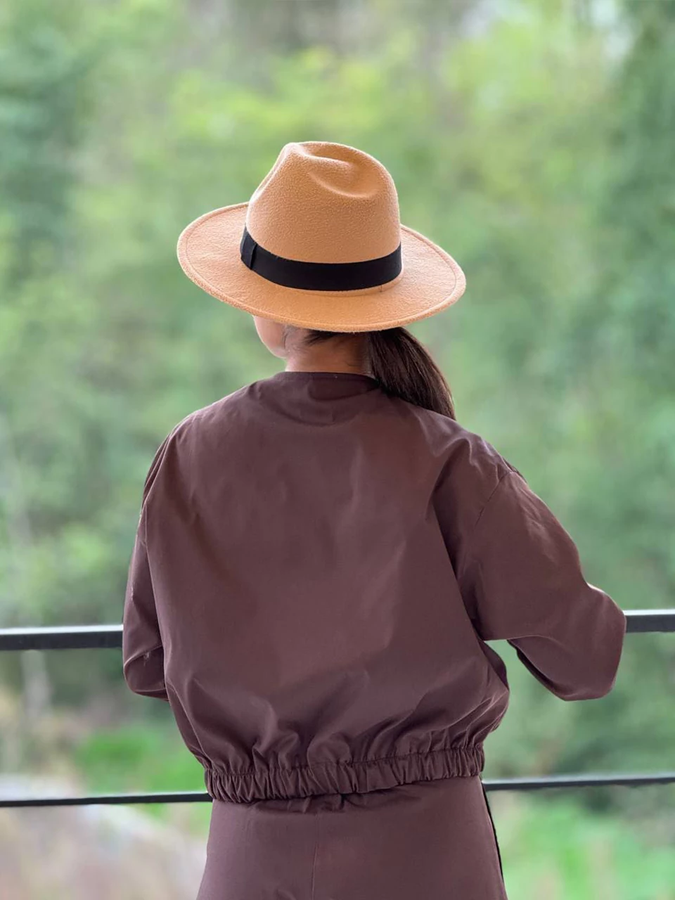 بارانی زنانه مینی مدل بامبر یقه گرد قهوه ای کد 1050